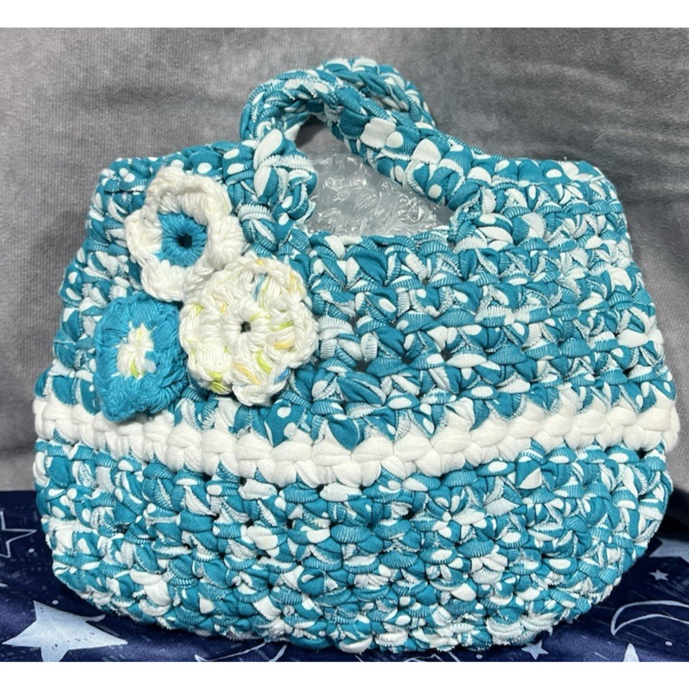 Handmade t shirt yarn bubble purse blue and white 10in w 7in deep - Picture 1 of 3